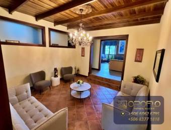 EXCLUSIVA RESIDENCIA CON AMPLIO TERRENO Y POTENCIAL SAN RAFAEL, HEREDIA #40505acmm