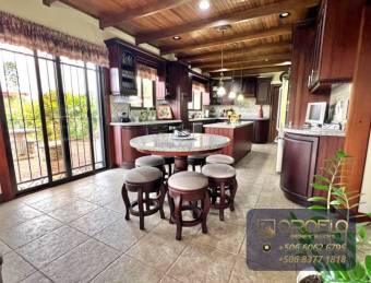 EXCLUSIVA RESIDENCIA CON AMPLIO TERRENO Y POTENCIAL SAN RAFAEL, HEREDIA #40505acmm