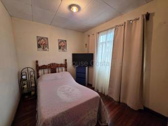 Venta de Casa Independiente en San Rafael de Oreamuno, Cartago. RAH 27-40