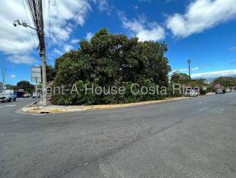 Venta de Confortable Casa en Santa Ana / Mls. 26-1477 OFC JB