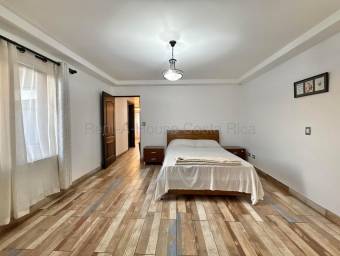 Venta de Casa en San Francisco de Heredia. RAH 27-74