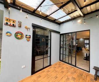 Casa moderna de 2 plantas en venta en San Pablo de Barva, Heredia Casa moderna de 2 plantas en venta en San Pablo de Barva, Heredia