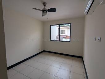 Venta  Casa de 3 habitaciones en condominio en Santa Ana #26-2080 GS
