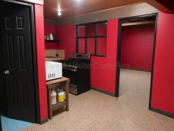 Venta Propiedad de uso mixto con local comercial y 4 apartamentos en San Rafael de Alajuela #26-20 Venta Propiedad de uso mixto con local comercial y 4 apartamentos en San Rafael de Alajuela #26-20