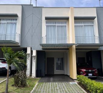 Venta de Casa en San Pablo de Heredia. RAH 27-77