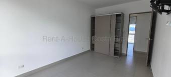 Alquiler de Casa en Río Oro de Santa Ana. 