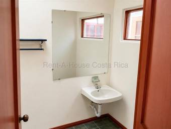 Alquiler de Casa en San Rafael de Escazú. RAH 27-105