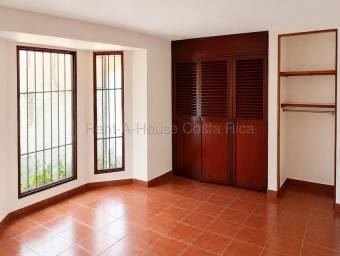 Alquiler de Casa en San Rafael de Escazú. RAH 27-105