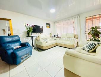 Venta  Casa de 5 habitaciones con apartamento independiente en Montes de Oca #26-1715 GS