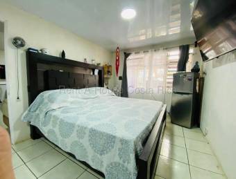 Venta  Casa de 5 habitaciones con apartamento independiente en Montes de Oca #26-1715 GS