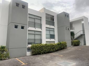 Venta de Apartamento en Piedades de Santa Ana. 