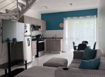 Venta de Casa de 2 Niveles en San Pablo de Heredia. 