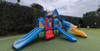 Venta de Casa de 2 Niveles en San Pablo de Heredia. 