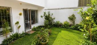 Venta de Casa en Montes de Oca-Mercedes. RAH 27-113