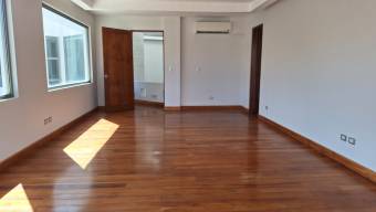 ¡PRECIO DE REMATE! Casa en Residencial Manantiales