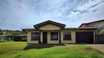 Venta  Casa de 3 habitaciones con amplio terreno en San Juan de Naranjo, Alajuela #27-58 GS