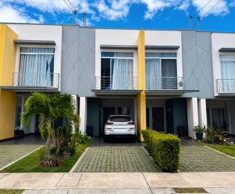 Casa de 2 plantas en venta en Condominio Vía Heredia, San Pablo de Heredia