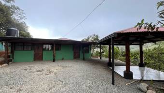 SE VENDE REFUGIO AUTOSOSTENIBLE CON NACIENTES DE AGUA Y VISTAS A LA MONTAÑA