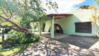 Venta de Propiedad en Santa Ana. RAH 27-112 INVERSIÓN