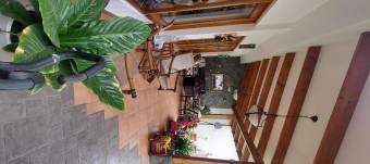 Se vende linda y amplia casa en Guayabos de Curridabat Se vende linda y amplia casa en Guayabos de Curridabat