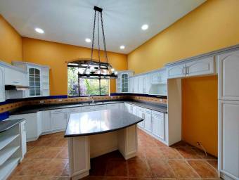 Se vende quinta de lujo con lote de más de 5300m2 en Atenas Alajuela 24-963 Se vende quinta de lujo con lote de más de 5300m2 en Atenas Alajuela 24-963