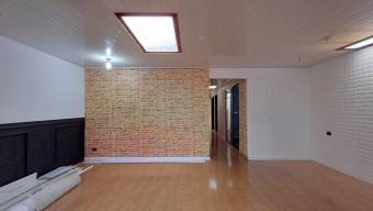 Venta  Casa de 7 habitaciones con apartamento independiente en Ipis de Goicoechea #26-244 GS