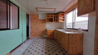 Venta  Casa de 7 habitaciones con apartamento independiente en Ipis de Goicoechea #26-244 GS