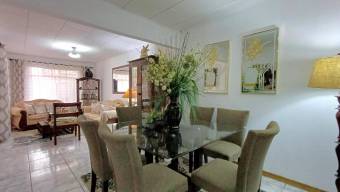 Venta  Casa de 7 habitaciones con apartamento independiente en Ipis de Goicoechea #26-244 GS