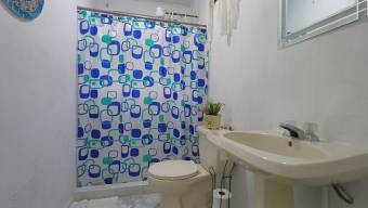 Venta  Casa de 7 habitaciones con apartamento independiente en Ipis de Goicoechea #26-244 GS