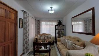 Venta  Casa de 7 habitaciones con apartamento independiente en Ipis de Goicoechea #26-244 GS