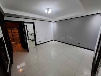 Venta de Casa en Residencial Monserrat - Concepción de Tres Ríos.