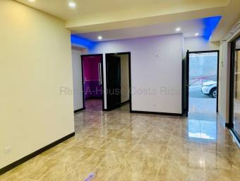 Venta de Casa con 2 Apartamentos en San Diego, La Unión.