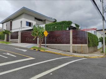 Venta de Casa en Montes de Oca-San Pedro. 
