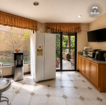 Exclusiva Residencia de Lujo con Vistas Panorámicas en Jaboncillos, Escazú