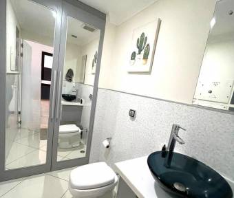 Venta de Apartamento en Santa Ana-Piedades. RAH 25-819