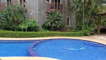 Venta de Apartamento AMUEBLADO en Garabito-Jacó. RAH 26-317