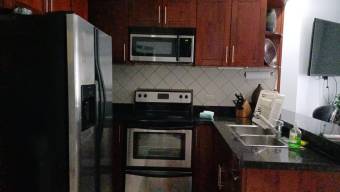 Venta de Apartamento AMUEBLADO en Garabito-Jacó. RAH 26-317