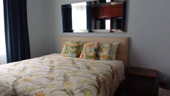 Venta de Apartamento AMUEBLADO en Garabito-Jacó. RAH 26-317