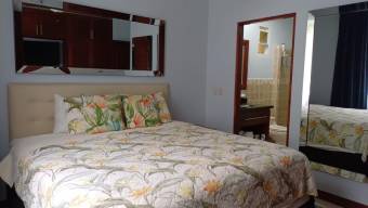 Venta de Apartamento AMUEBLADO en Garabito-Jacó. RAH 26-317