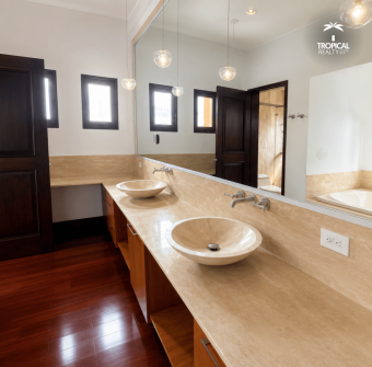 Villa Madeiras  Residencia de Lujo Remodelada en Condominio Monterán