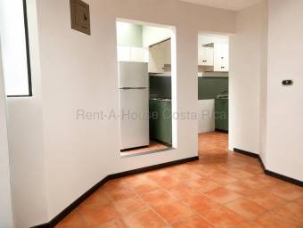 Se vende casa con uso de suelo mixto en Mercedes Heredia 27-162