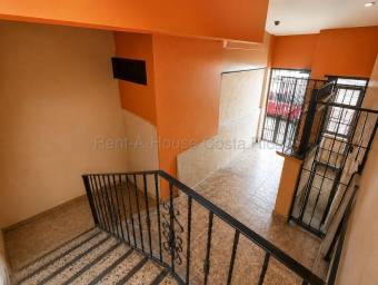 Se vende casa con uso de suelo mixto en Mercedes Heredia 27-162