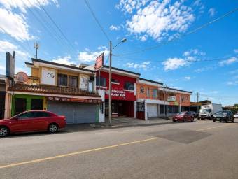 Se vende casa con uso de suelo mixto en Mercedes Heredia 27-162