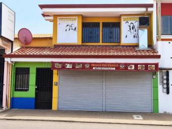 Se vende casa con uso de suelo mixto en Mercedes Heredia 27-162