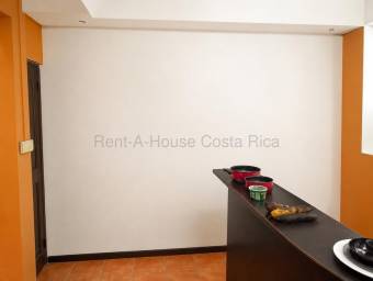 Se vende casa con uso de suelo mixto en Mercedes Heredia 27-162
