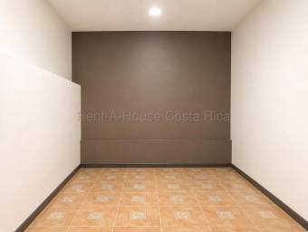 Se vende casa con uso de suelo mixto en Mercedes Heredia 27-162