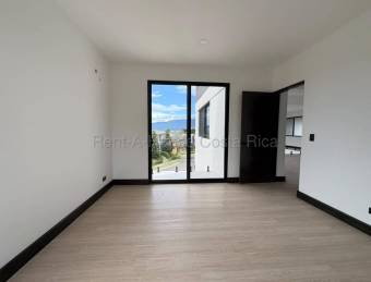 Moderna Casa en Venta en Ulloa, Heredia 