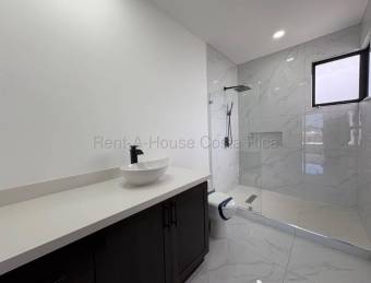 Moderna Casa en Venta en Ulloa, Heredia 