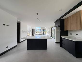 Moderna Casa en Venta en Ulloa, Heredia 