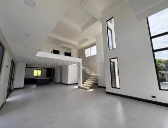 Moderna Casa en Venta en Ulloa, Heredia 